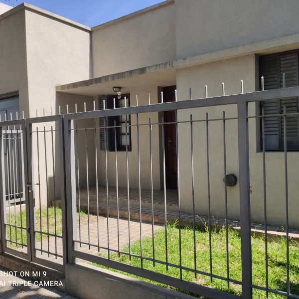 Casa en Lavalle al 100